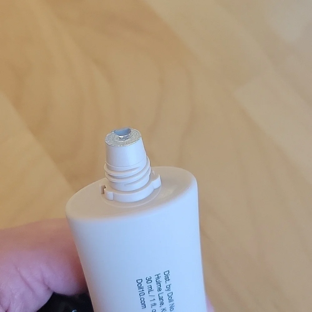 NWT Doll 10 Doll Vault Hydragel Foundation-Deep